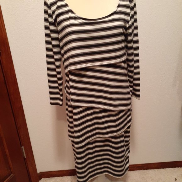 Attention T Shirt Layered Horizontal Striped Dress - Figure flattering SZ Large - Picture 3 of 8